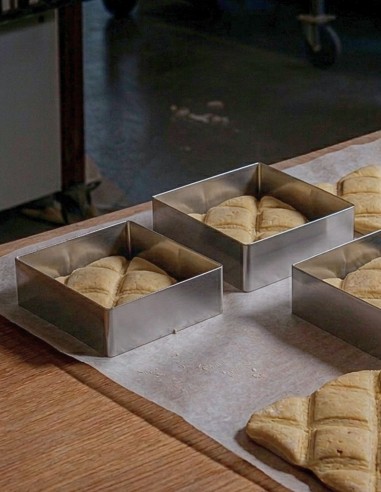 Masa hojaldrada en molde aro inox cuadrado
