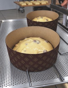 Caja de moldes rígidos para panettone 750 g 2